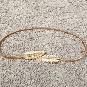 Gold tone elastic metal leaf belt size M/L